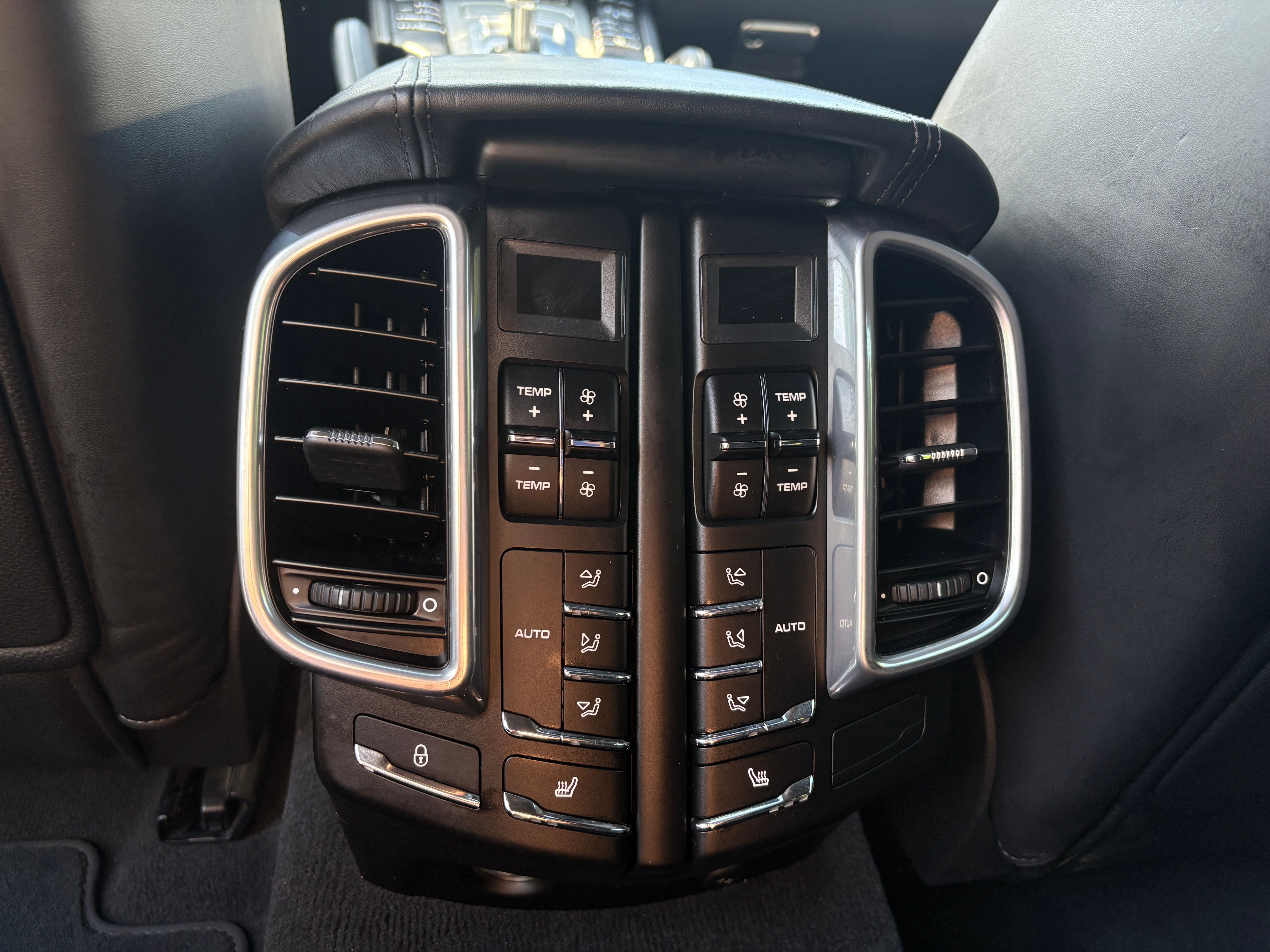 PORSCHE CAYENNE TURBO
